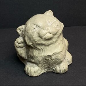 The Stone Bunny Inc Hand Cast Scratching Kitten Cat Statue STA-0033-0101 4"x4"